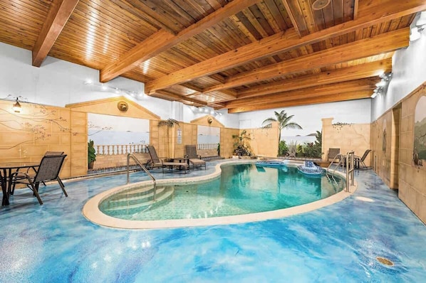 Indoor pool - Duluth/Superior Escape-up to 26 guests-Indoor Pool-Sauna-St.Louis River-SpiritMt (Superior)