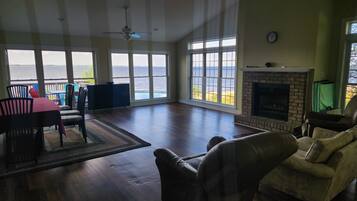 Smart TV, fireplace, video games, offices