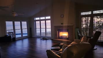 Smart TV, fireplace, video games, offices