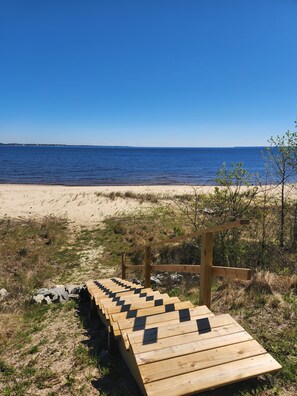 On the beach - Sandy beachfront house perfect for water sports and breathtaking views (Havelock)