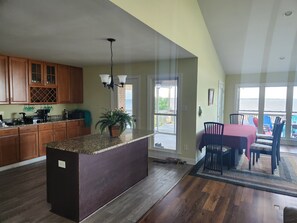 Dining - Sandy beachfront house perfect for water sports and breathtaking views (Havelock)