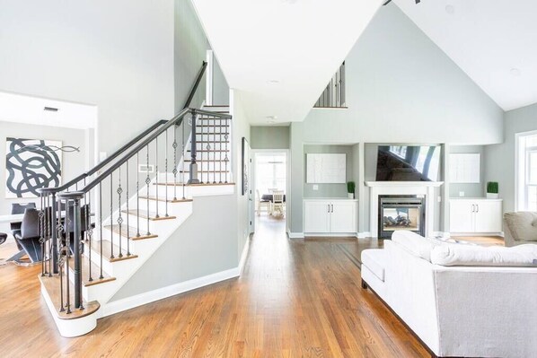 TV, fireplace, offices