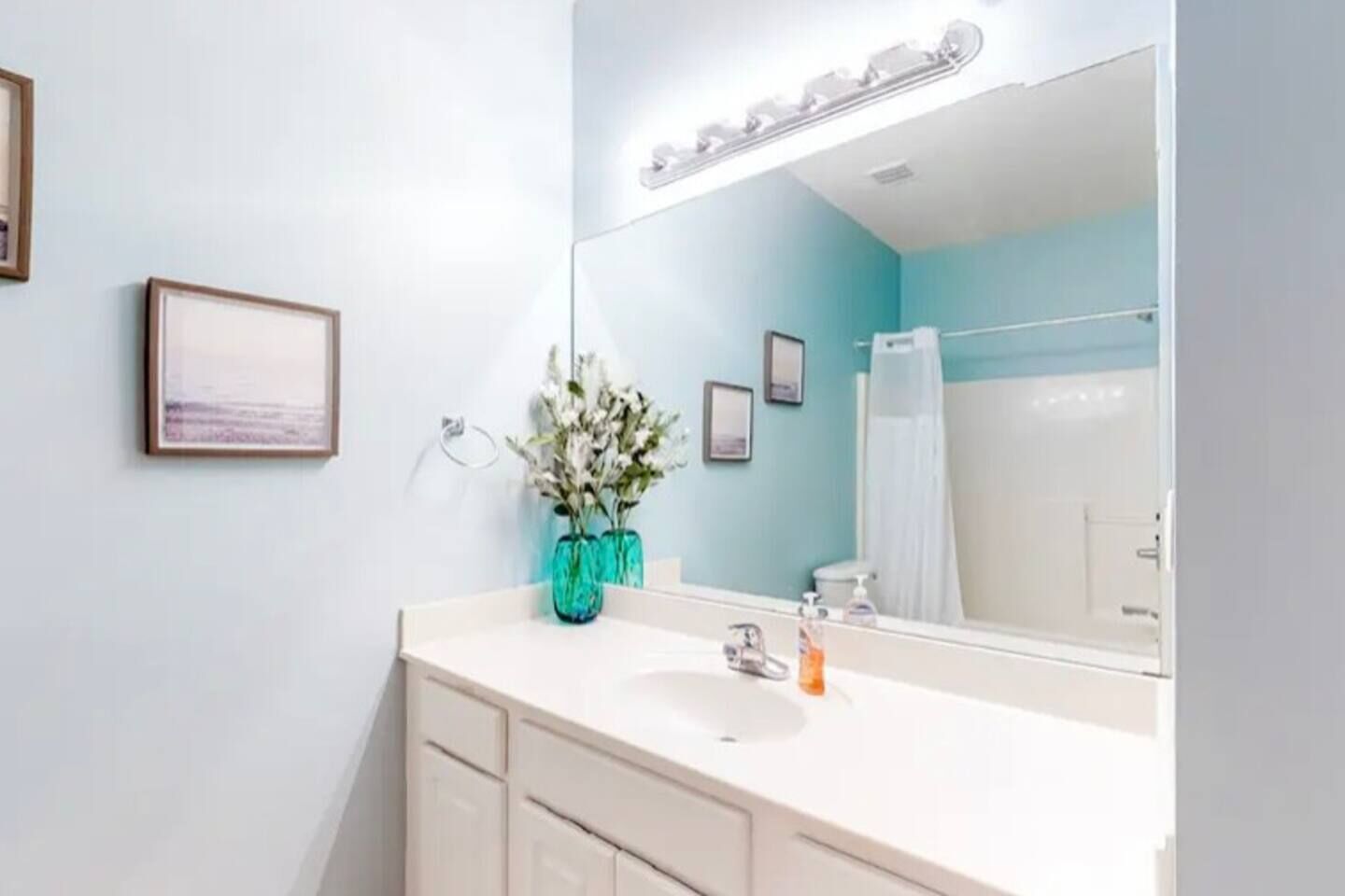 Pet Friendly Bungalow low rates!