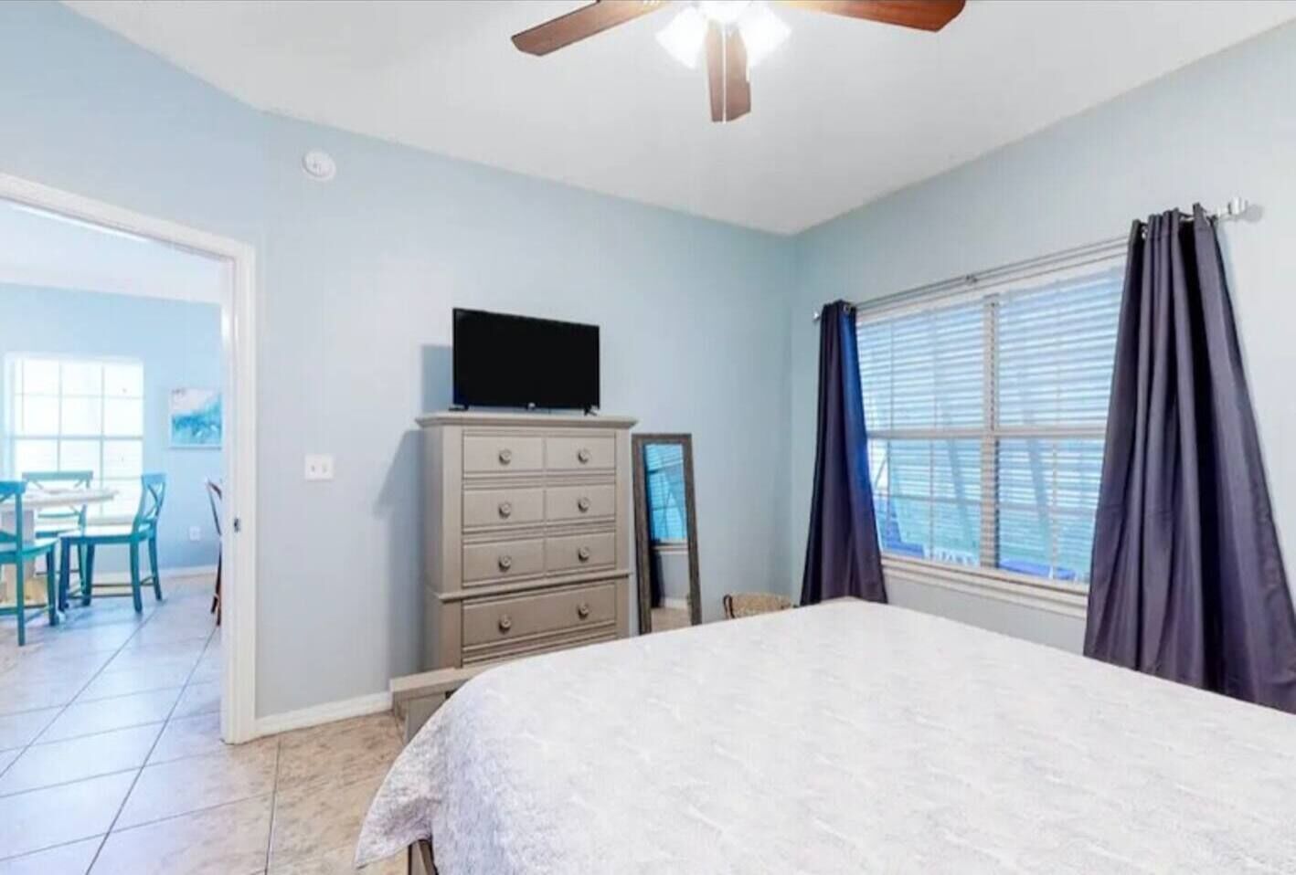 Pet Friendly Bungalow low rates!