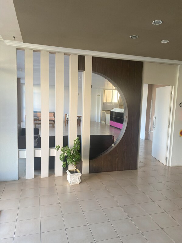 LED TV - Hotel Monte Líbano (Laguna)