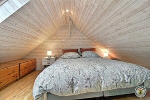 1 dormitorio, tabla de planchar con plancha, wifi gratis y ropa de cama