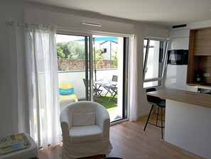 TV - Arradon Golfe du Morbihan apartment 2 Rooms Terrace. (Arradon)