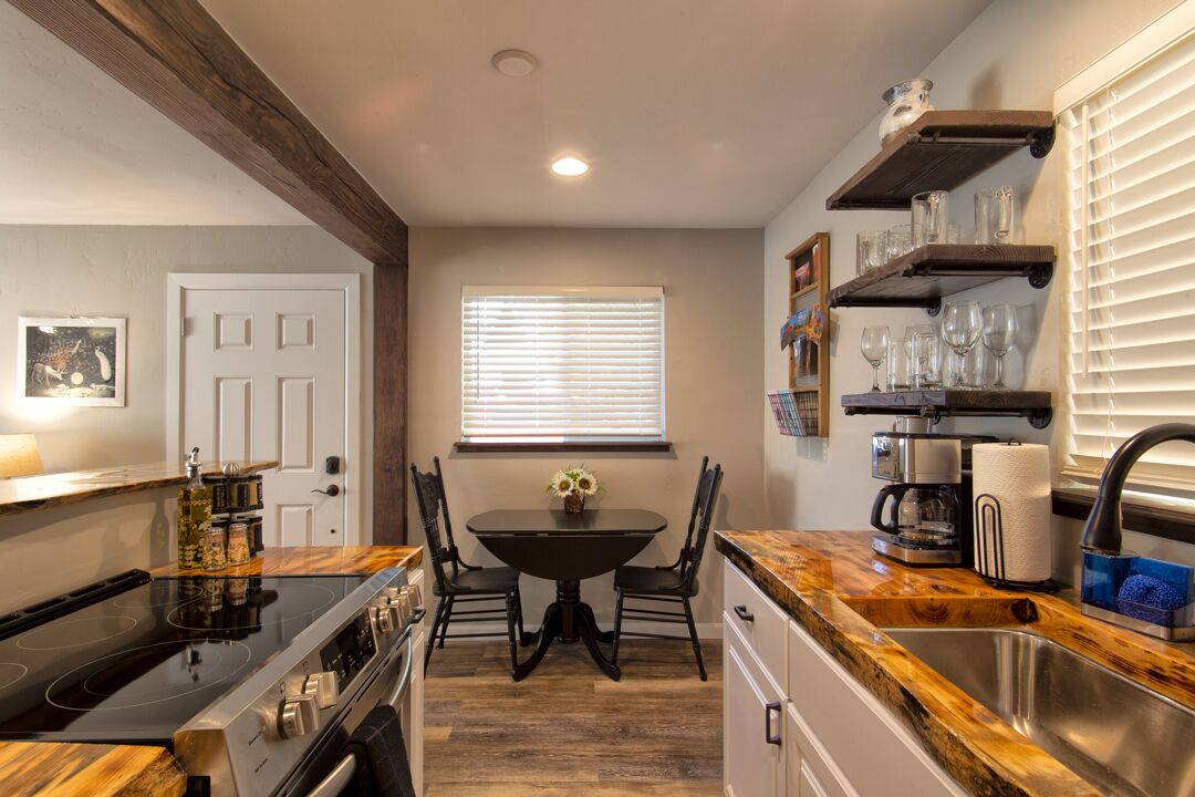 Beautiful Dale Den, Downtown Flagstaff