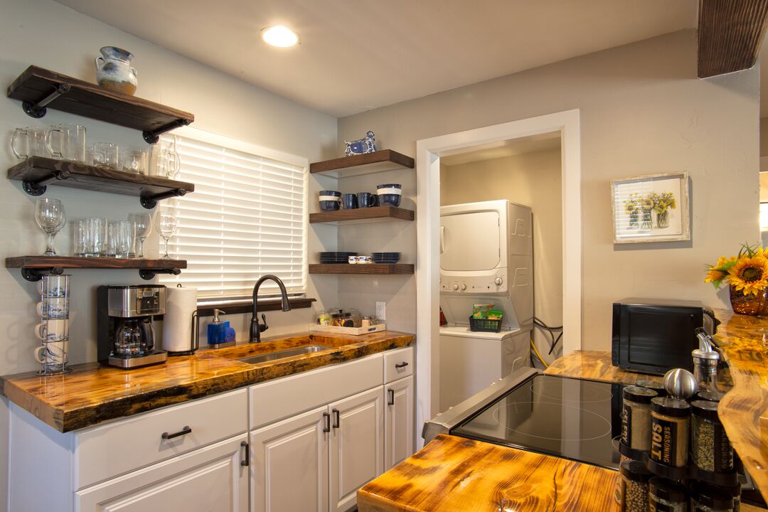 Beautiful Dale Den, Downtown Flagstaff