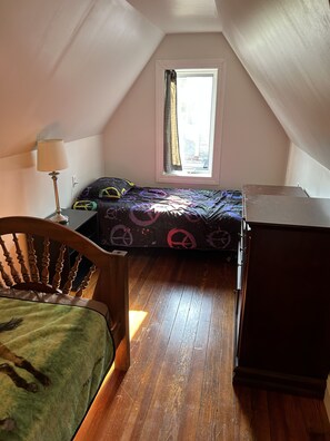 5 Schlafzimmer, Bügeleisen/Bügelbrett, kostenloses WLAN, Bettwäsche
