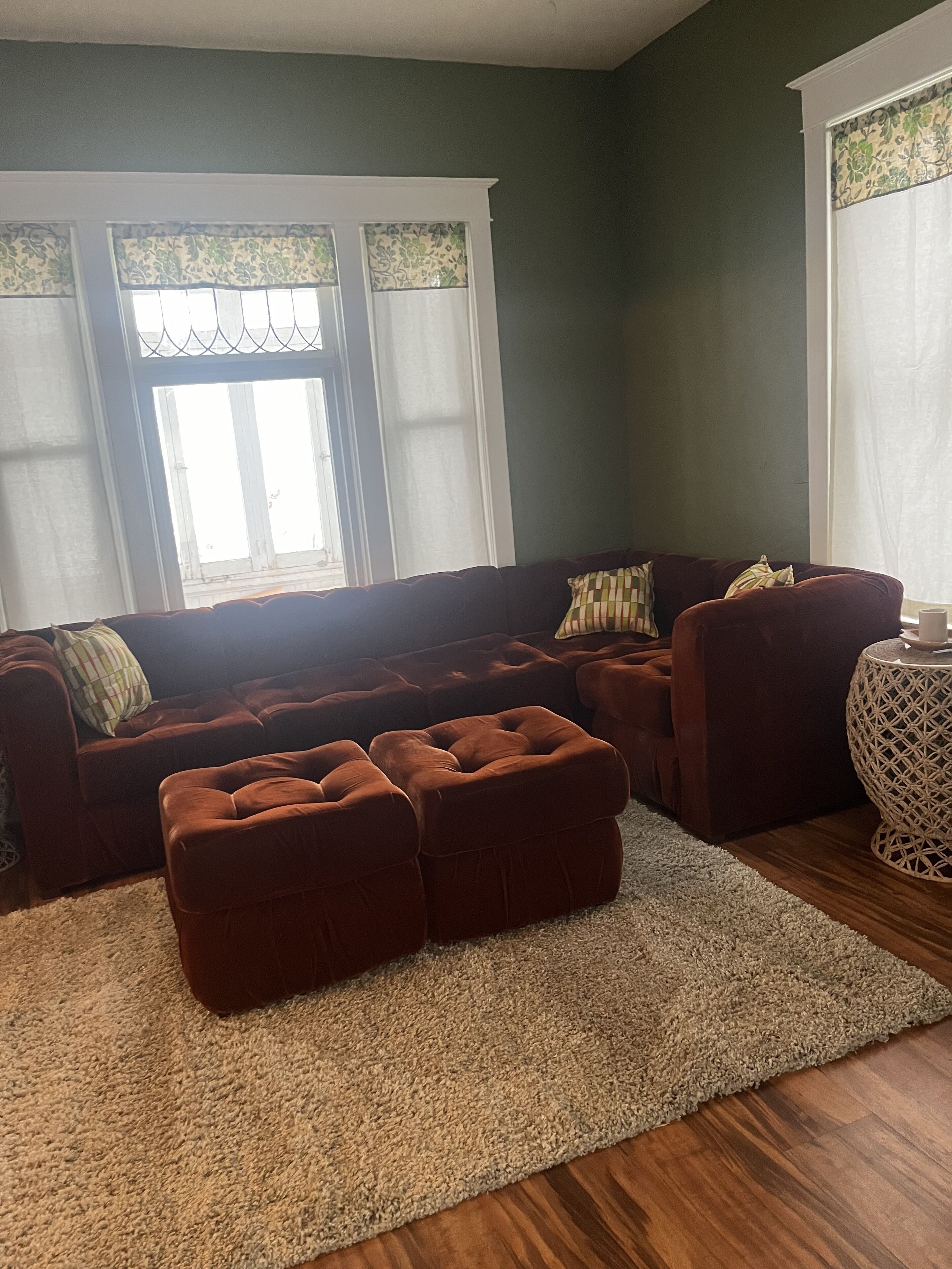 Una Smart TV, un reproductor estéreo