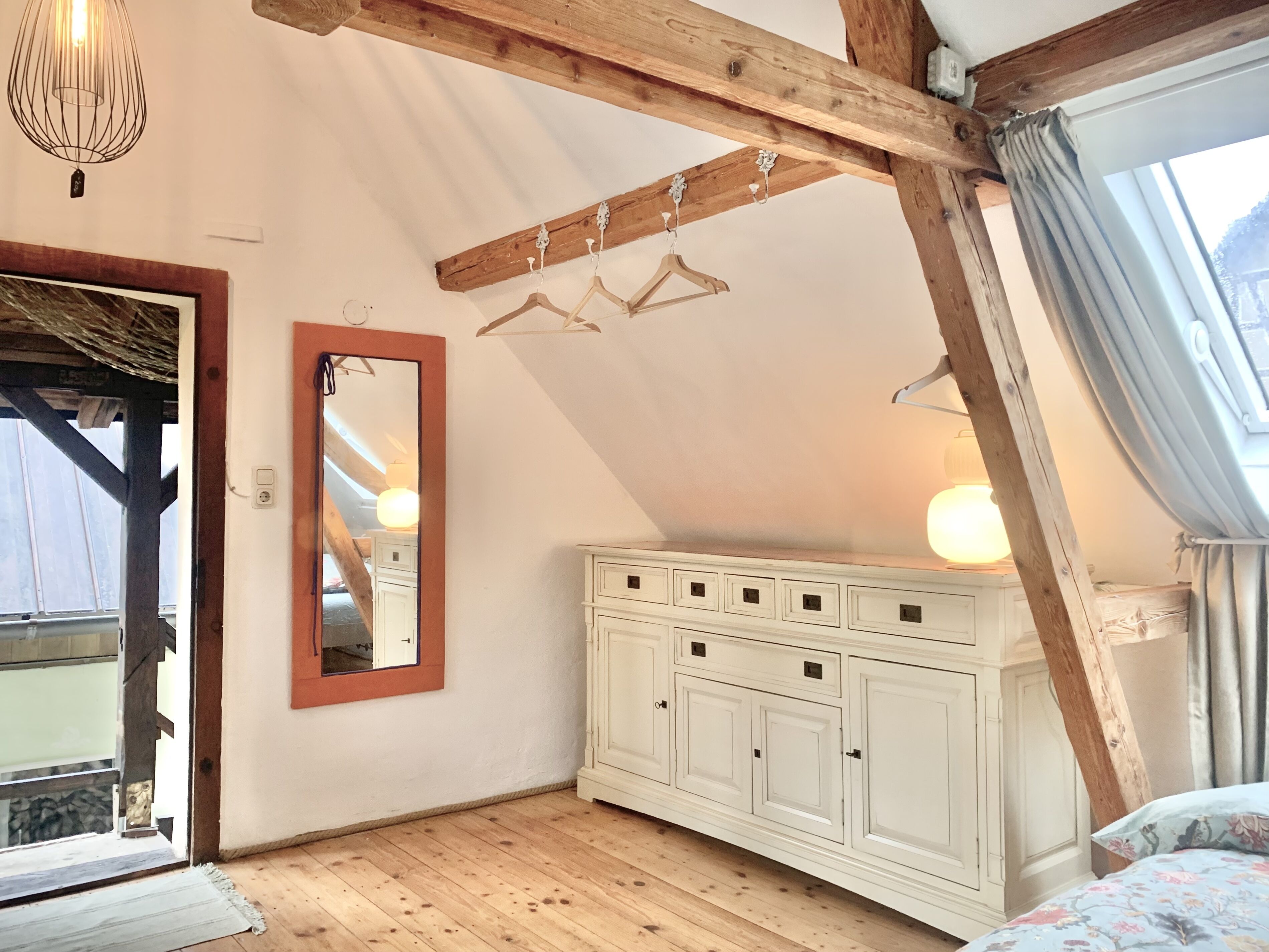 1 habitación, escritorio, tabla de planchar con plancha y wifi gratis 