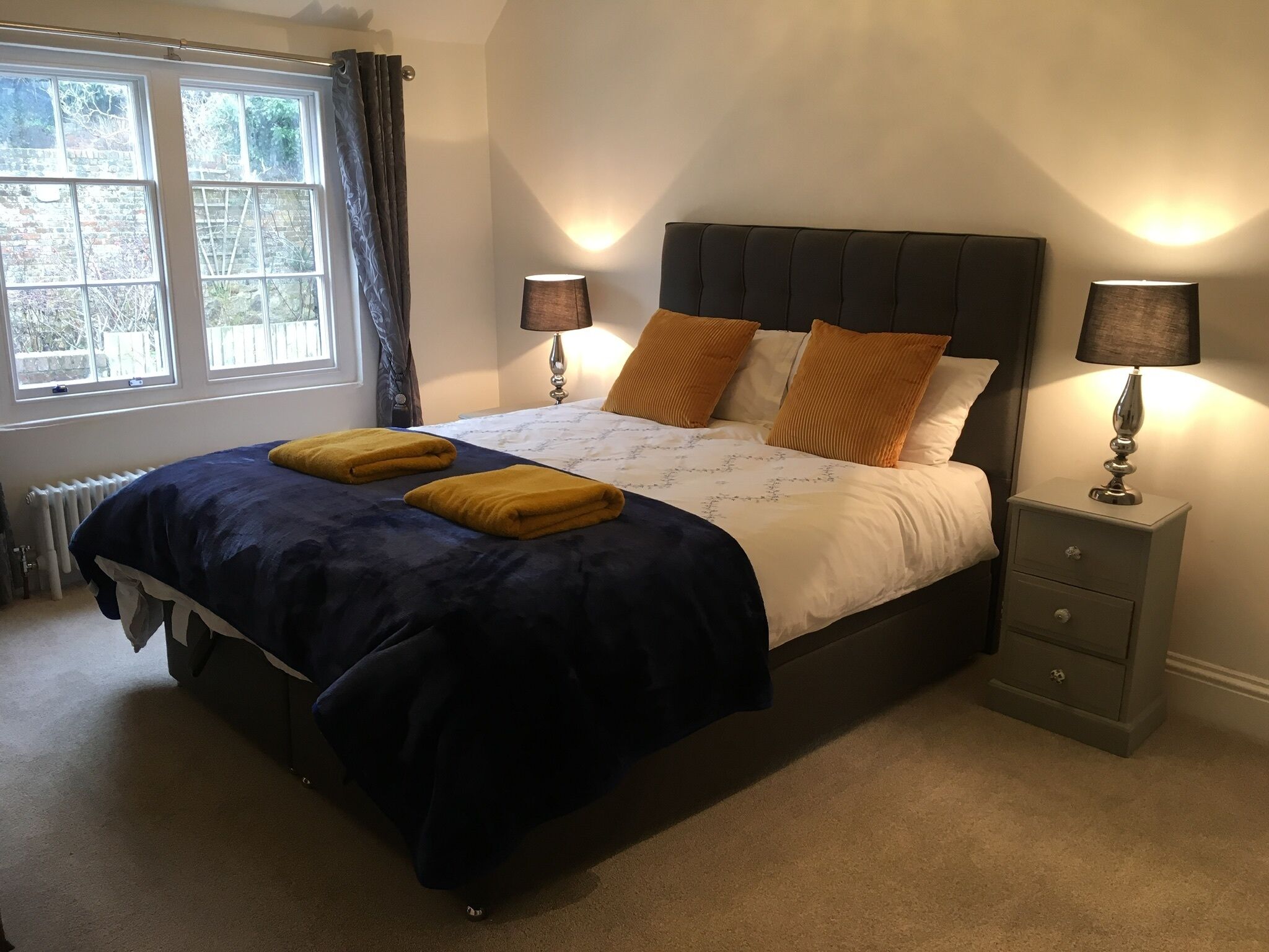 Spacious Grade 2 Listed Home - Central Marlborough