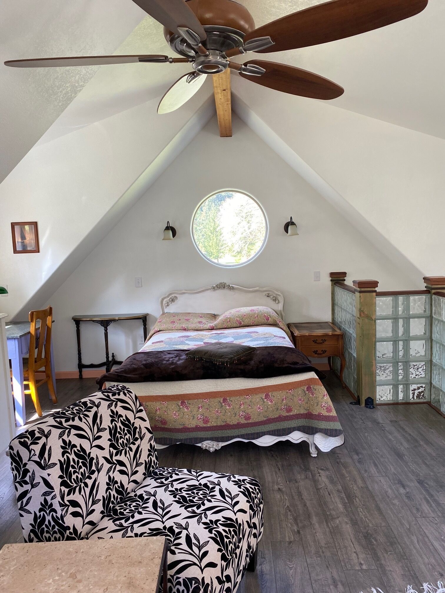 1 chambre, bureau, Wi-Fi gratuit, draps fournis