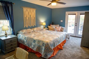 4 makuuhuonetta, työpöytä, silitysrauta/-lauta, ilmainen Wi-Fi