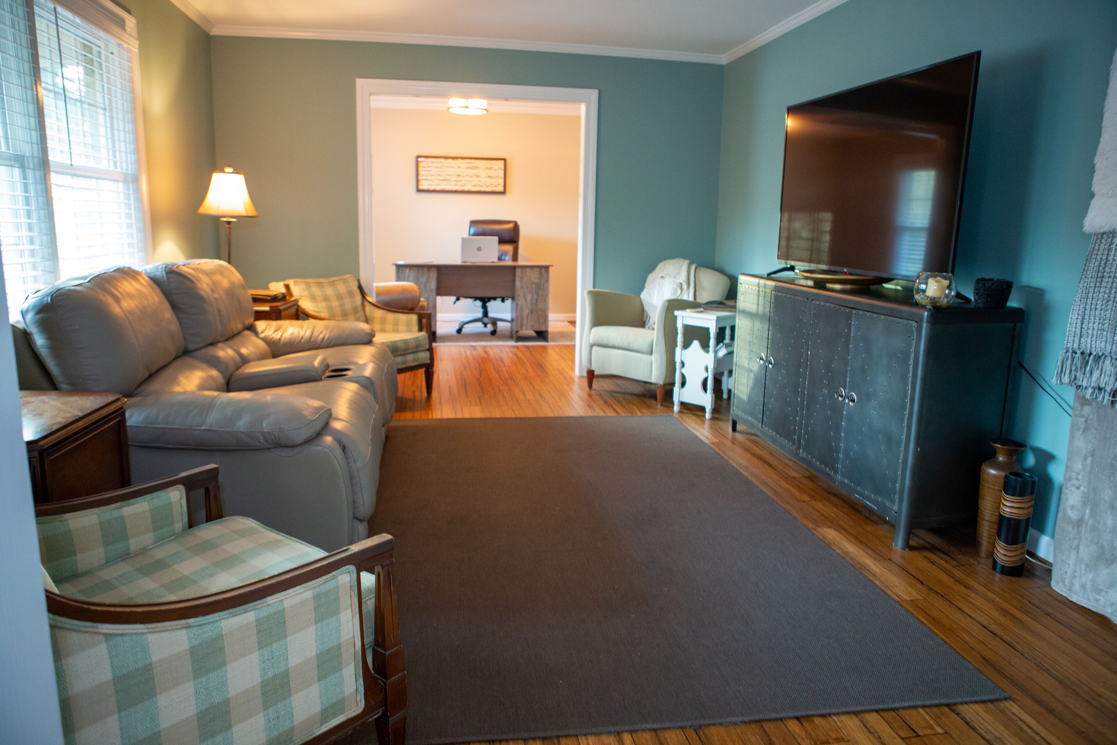 Oasis in the middle of town for large groups with pool and 2 Master bedrooms.