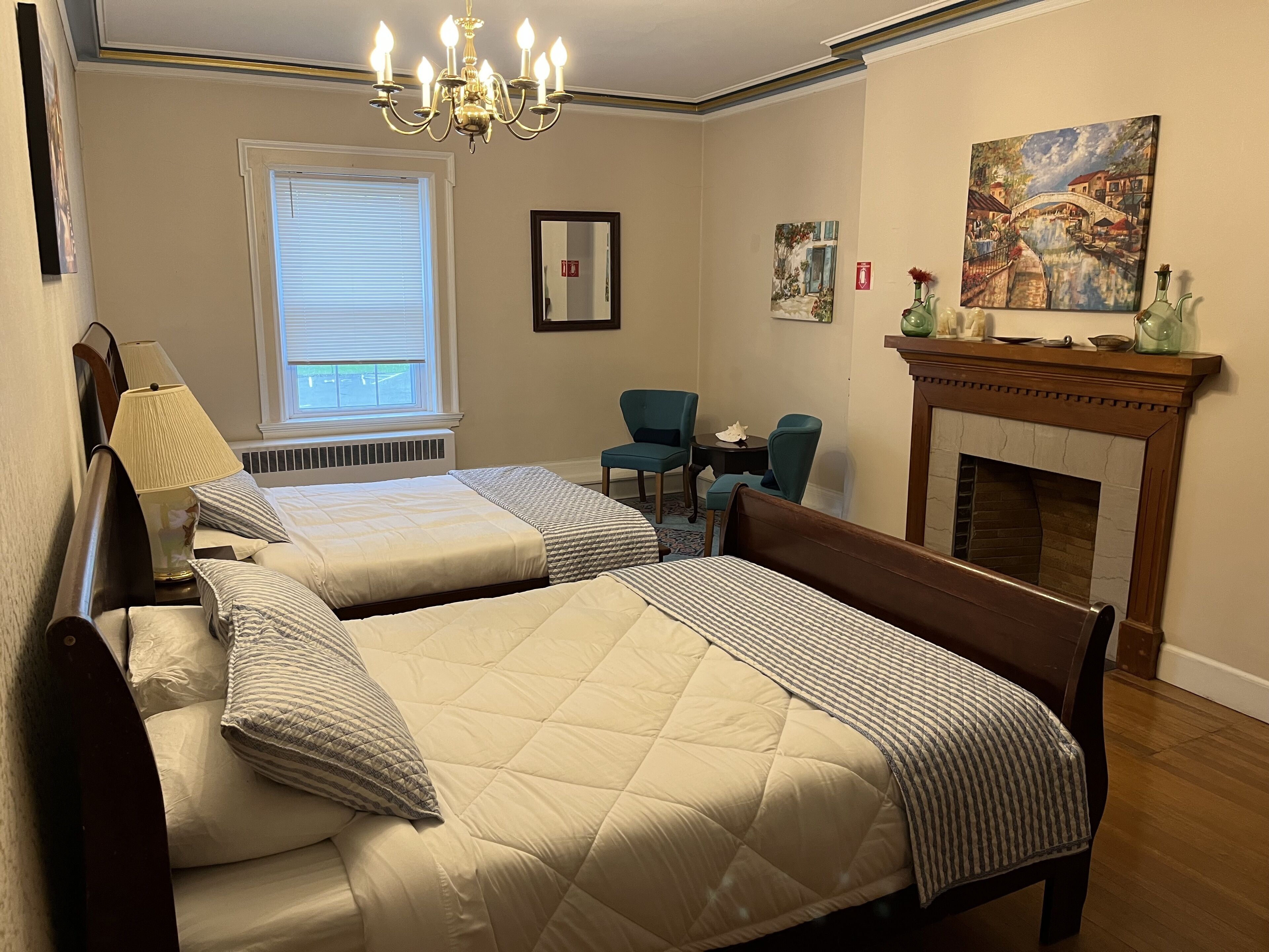 7 bedrooms, iron/ironing board, free WiFi, bed sheets