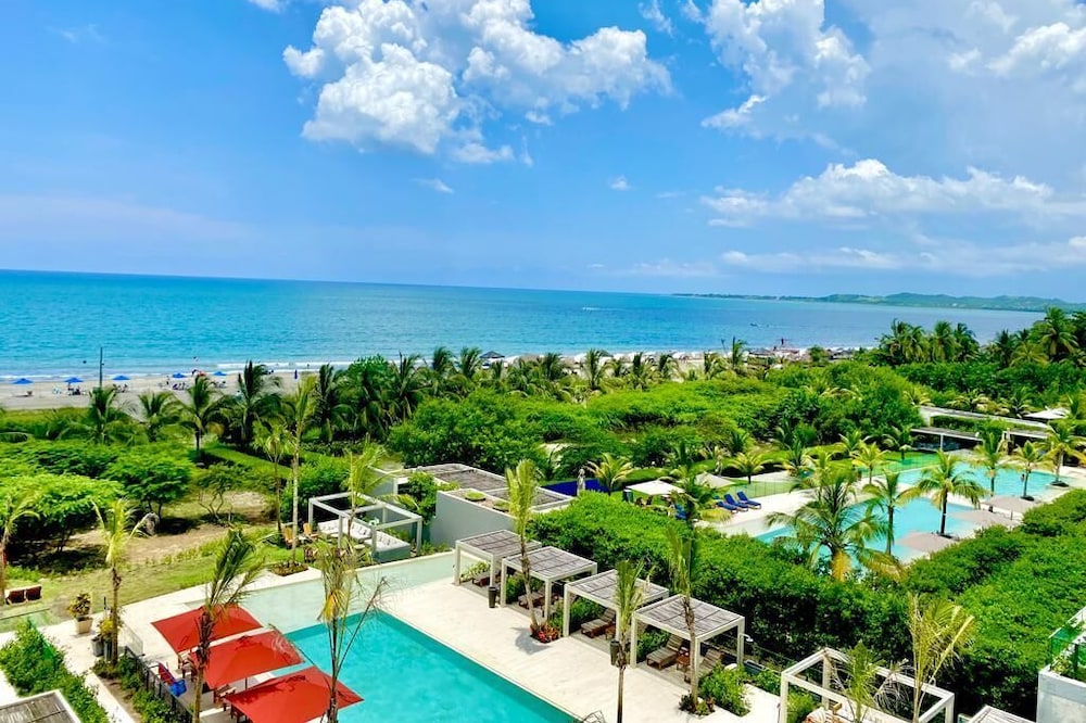 Ocean View w/ direct access to Manzanillo Beach in Cartagena - Serena Del Mar