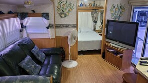 2 bedrooms, iron/ironing board, free WiFi, bed sheets - Key Largo Relaxing Gataway with Stoning Sunsets Views (Key Largo)