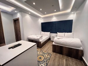 Deluxe Room | Egyptian cotton sheets, premium bedding, free minibar