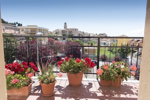 S312 - Sirolo, large three-room apartment 100 meters from the centre