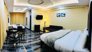Junior Quadruple Room | Premium bedding, laptop workspace, free WiFi, bed sheets