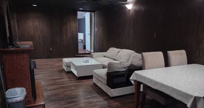 Private Queen Bedroom w Private Entrance