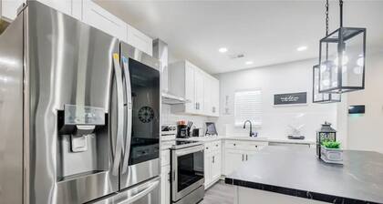 Atlanta's Hidden Gem: Modern 4BR/2BA House with Grill and Outdoor Space!