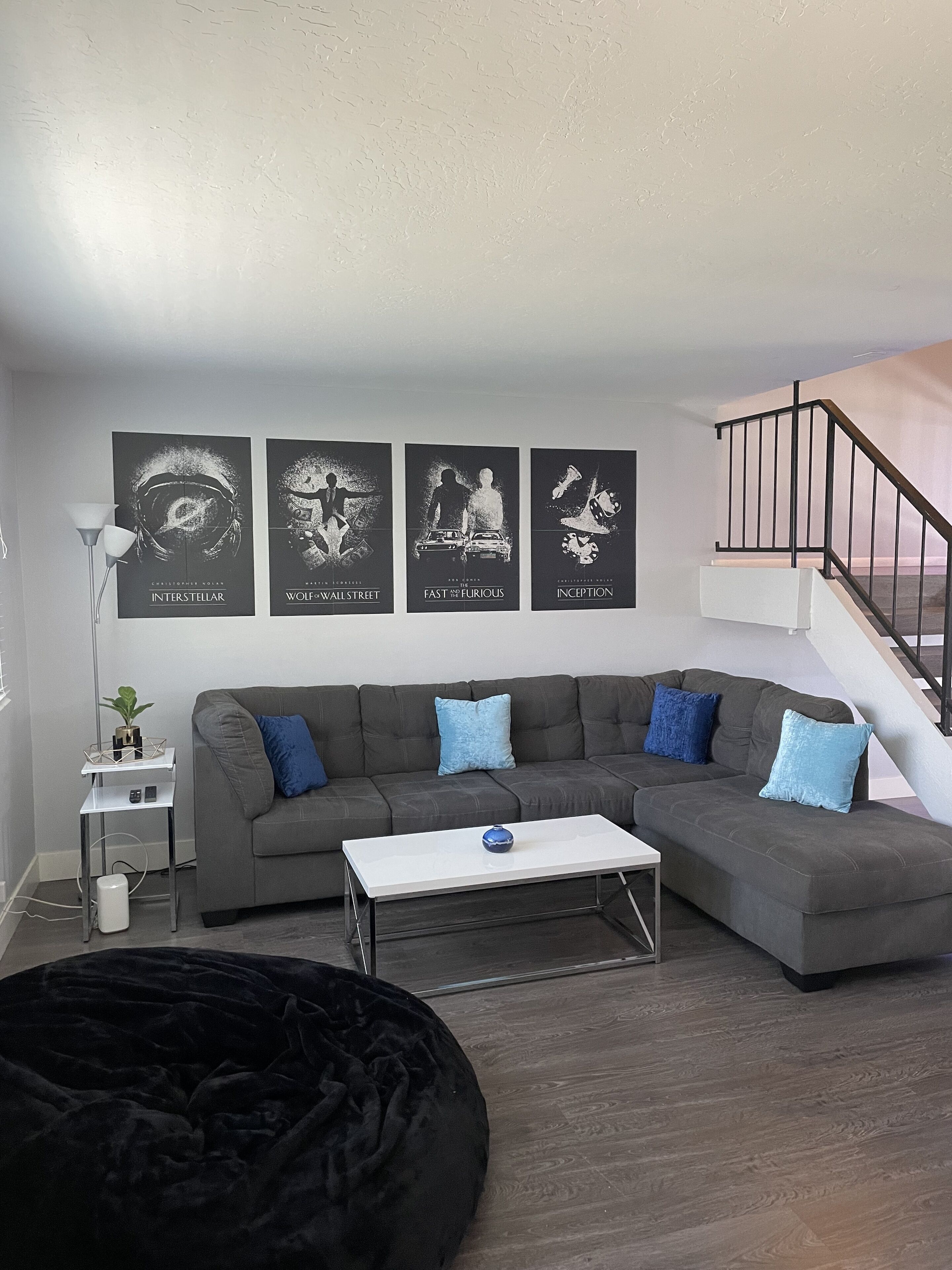 Beautiful Modern Condo Walking Distance to Old Town Scottsdale