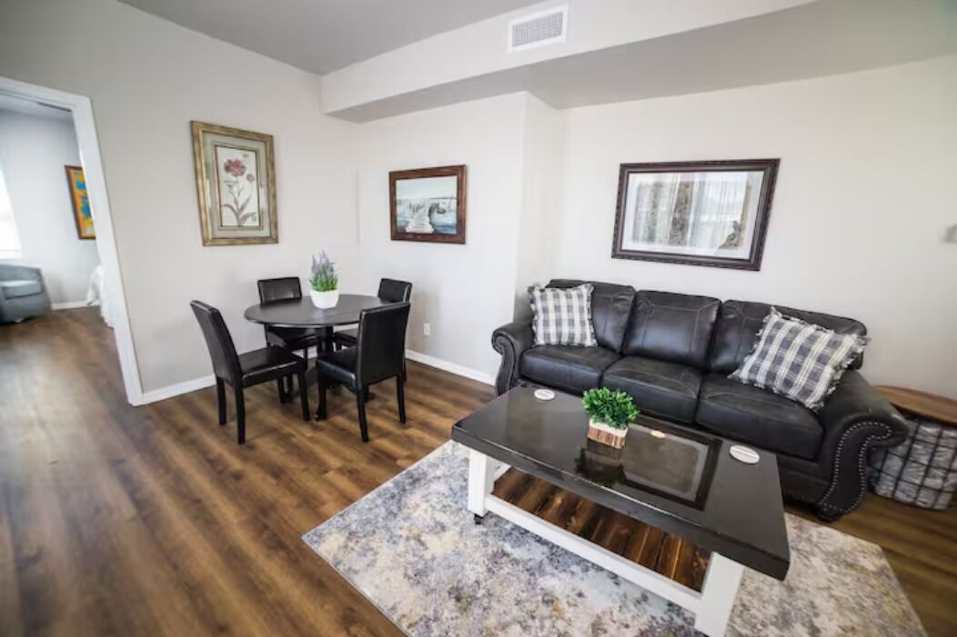 202 - The Lofts, by Flagtown, 1 bed,1bath 