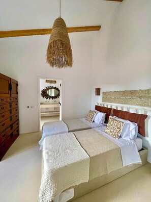 5 chambres, fer et planche à repasser, lit parapluie, Wi-Fi