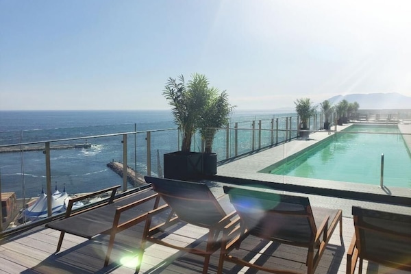 Luxury Apartment | Terrace/patio
