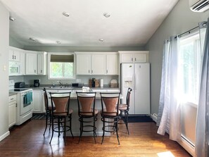 Fridge, microwave, oven, stovetop - Walk to private community beach on Narrow River (Narragansett)