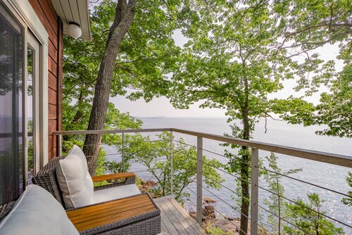 Ocean Side Deck House