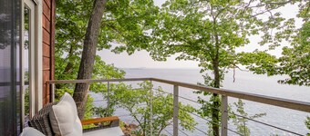Ocean Side Deck House