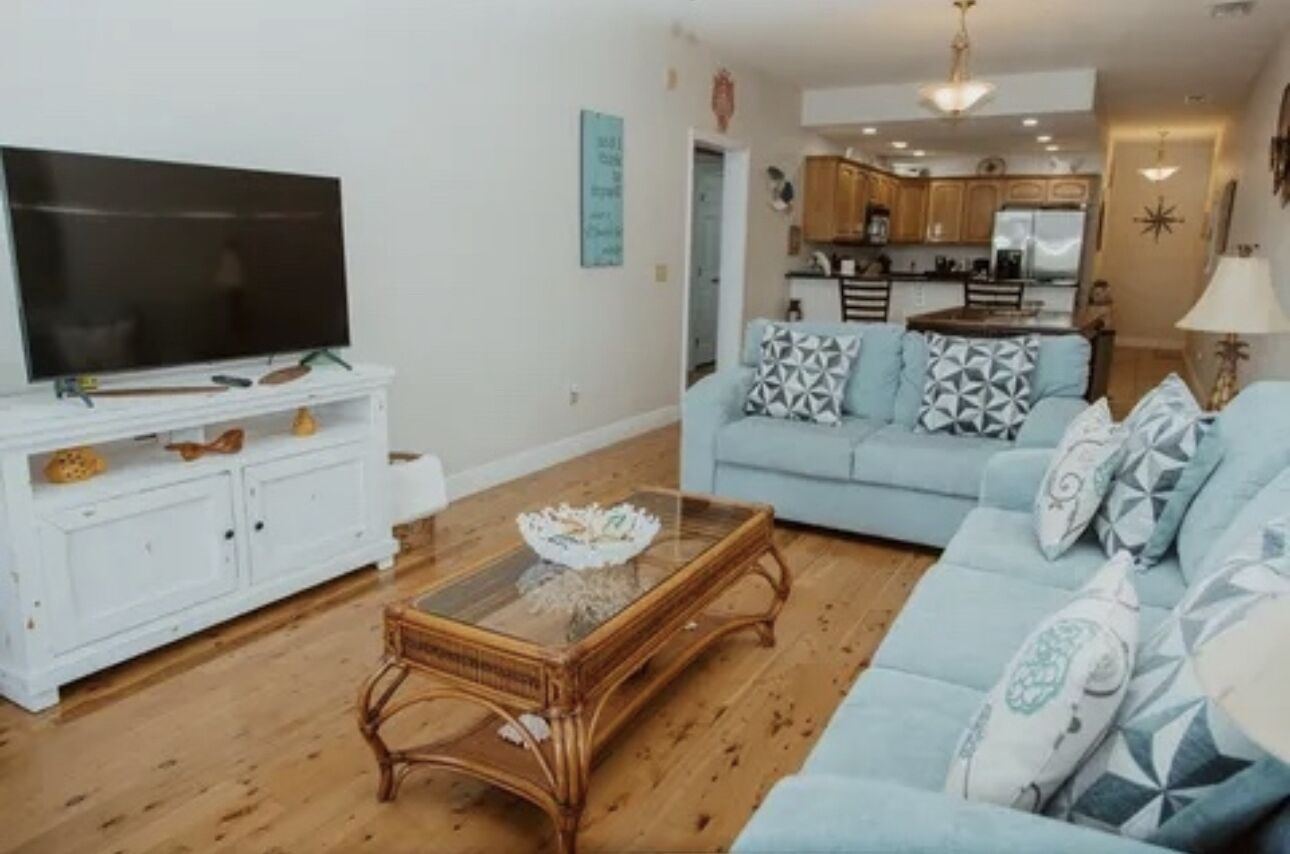 Just 10 min boat ride to the GULF! 2/2  CONDO,  BOAT SLIP , FIDO OK, WATERFRONT 