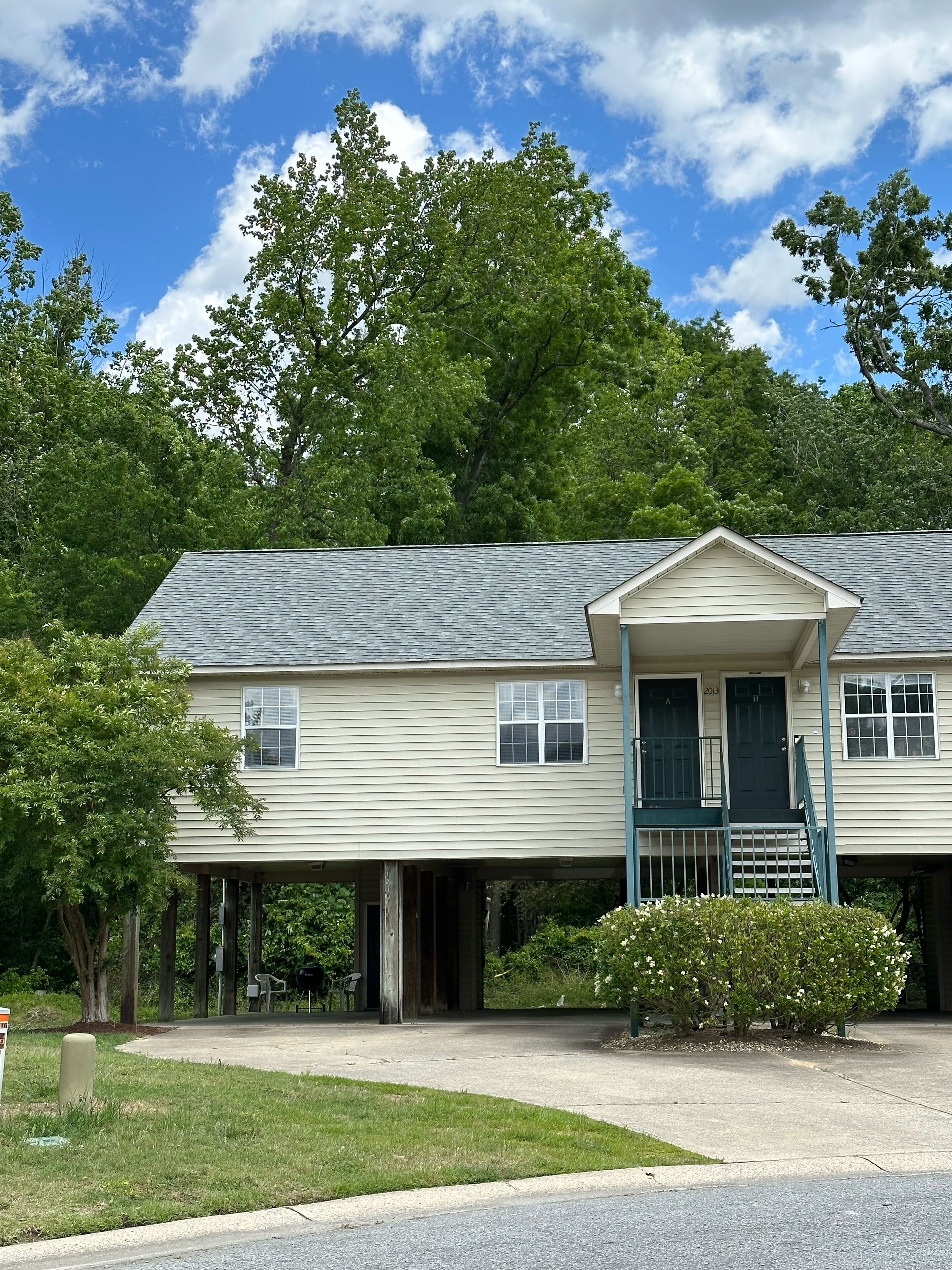 DOWNTOWN ECU TOWNHOME ALONG THE GREENWAY/TAR RIVER