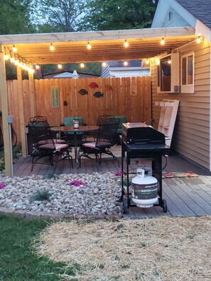 Outdoor dining