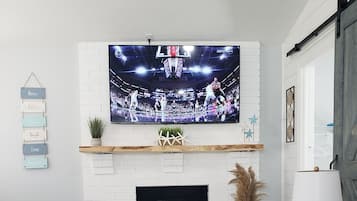 Smart TV, fireplace