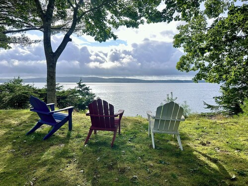 The Best of Maine: Waterfront home/private beach on Penobscot!