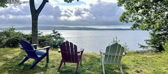 The Best of Maine: Waterfront home/private beach on Penobscot!