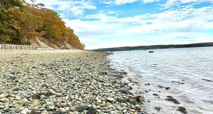 The Best of Maine: Waterfront home/private beach on Penobscot!