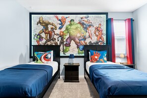 7 bedrooms, iron/ironing board, travel cot, WiFi - Solara Sunset | Car Pool Table, Short Walk To Clubhouse, Amazing Arcade & Movie Room (Kissimmee)