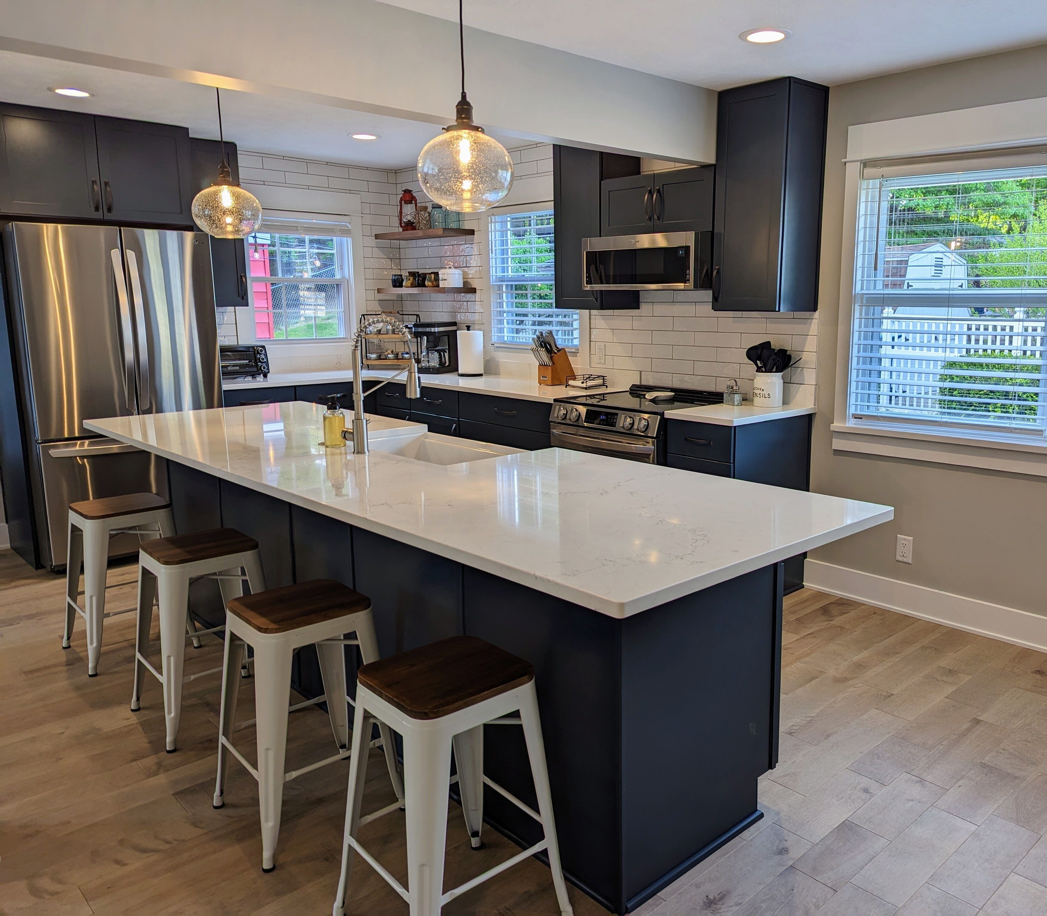 Short walk to Pere Marquette Beach!🩴⛱️