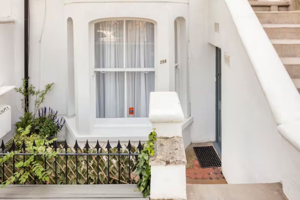 Bright and Spacious Garden Flat in Leafy Acton, 5 Minutes From the Underground