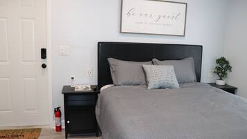 1 slaapkamer, een kluis op de kamer, gratis wifi, beddengoed