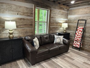 Smart TV, fireplace - Cozy Love Shack: Rustic Log Cabin, Outdoor Living Room/Treehouse, & Fireplaces (Cookeville)