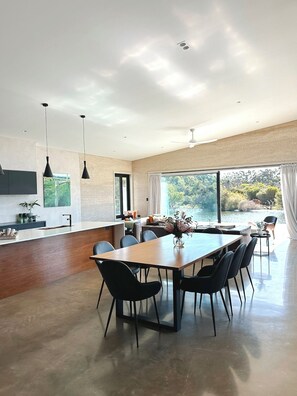 تناول الطعام