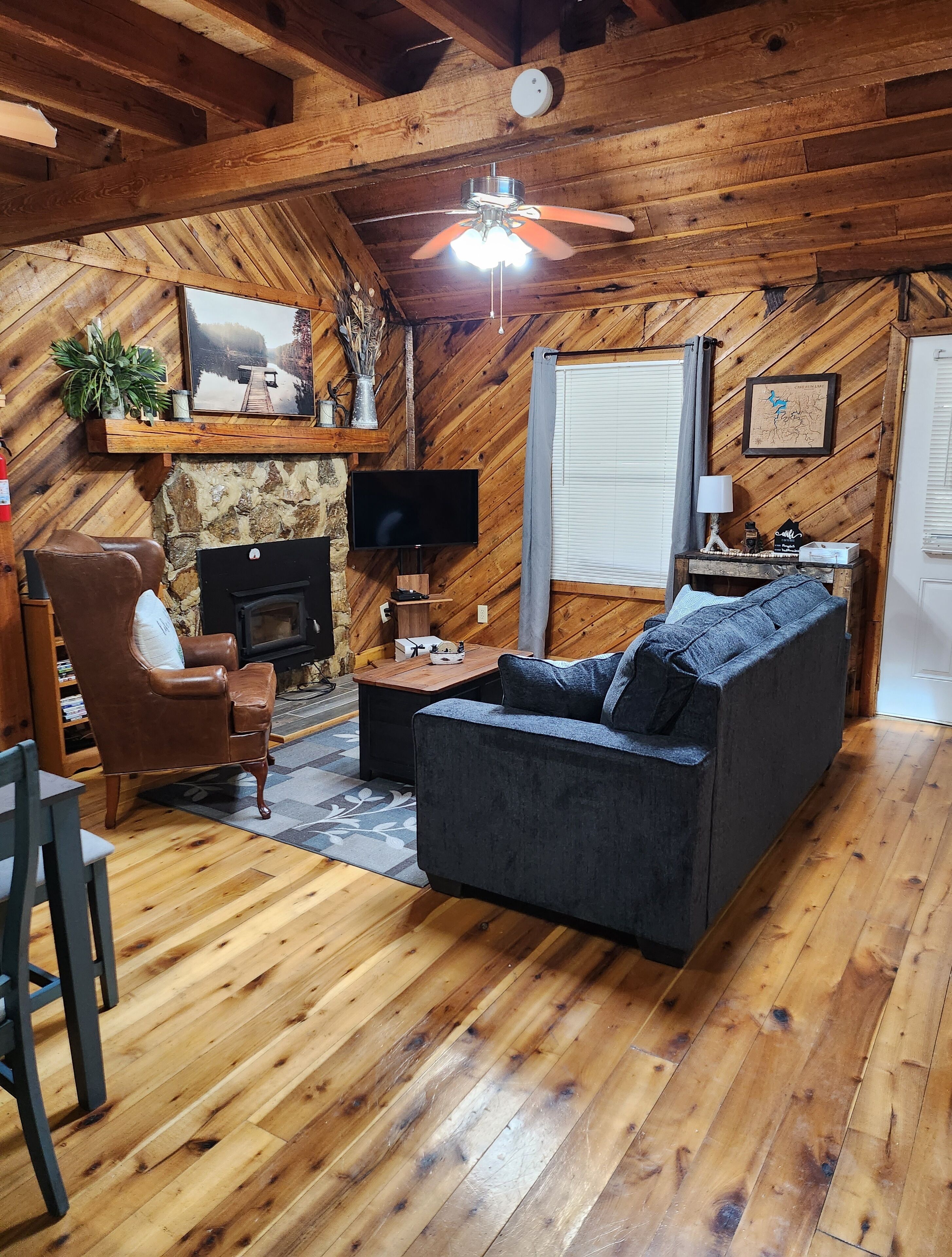 Cabin at Cave Run Lake / Red River Gorge