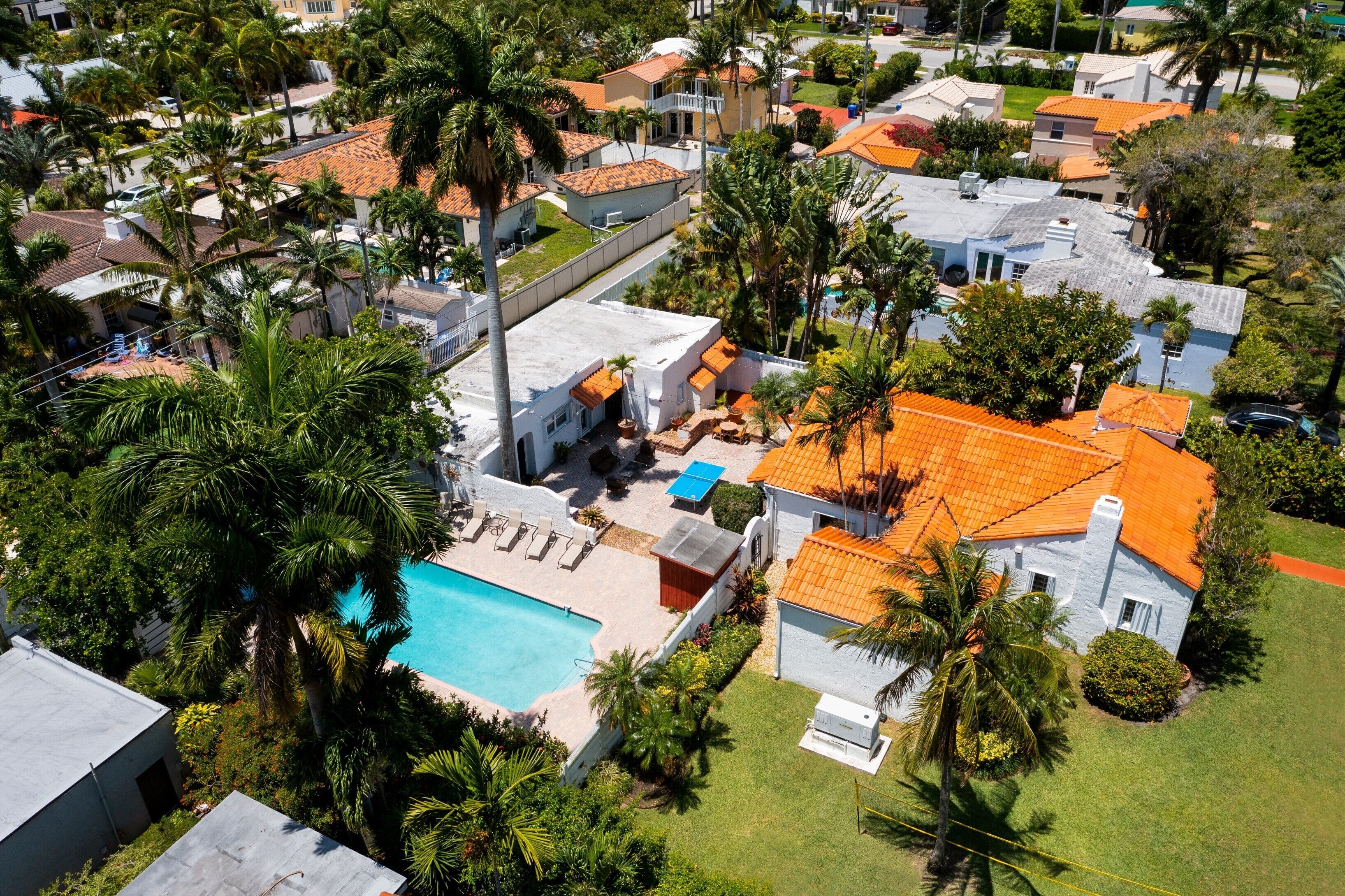 Casa Hispaniola: Huge luxury beach Villa w/pool
